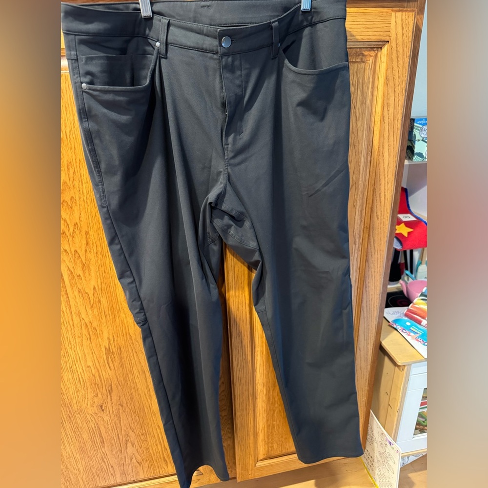 Lululemon ABC Relaxed-Fit 5 Pocket Pant 38 waist 34L Dark Gray